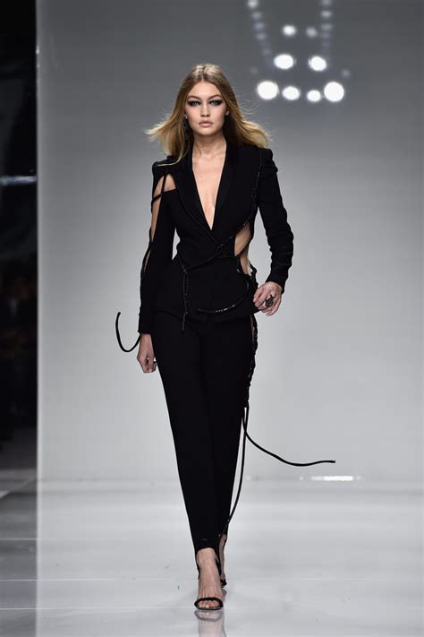 Gigi Hadid takes to the Versace Couture SS16 Catwalk 